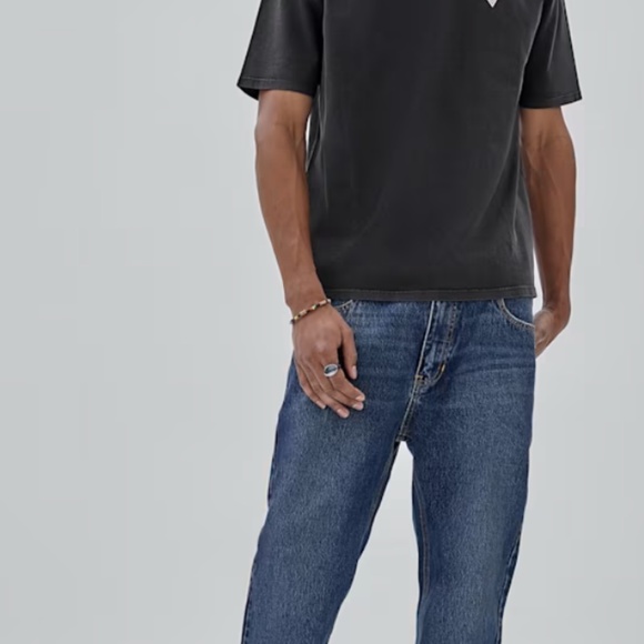 NEW Guess Originals Signature Tee Color: Jet Black Multi UNISEX - Picture 2 of 11